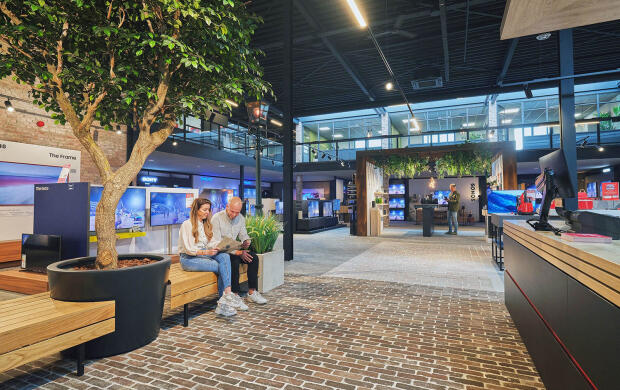 Binnenkomst winkel Nuland