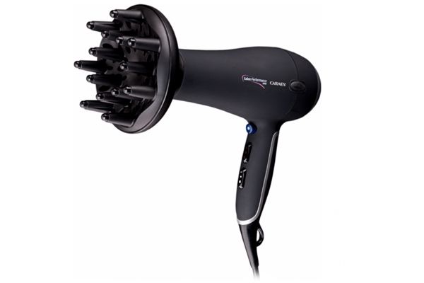 Föhn met diffuseropzetstuk en zwart ontwerp.