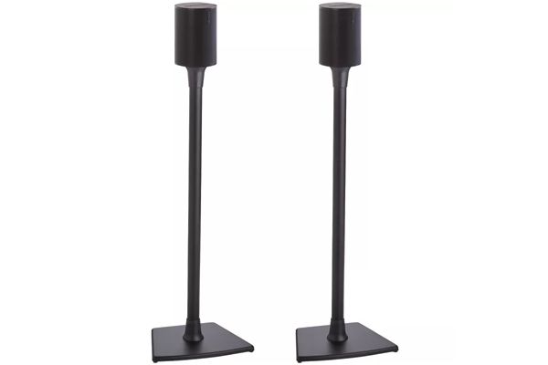 Twee zwarte luidsprekerstandaarden met een vierkante basis en ronde pilaren.